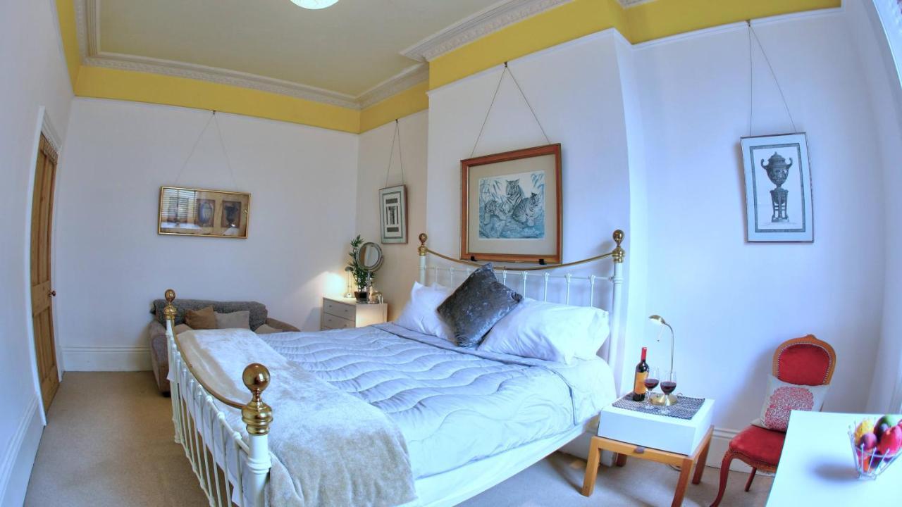 Burlington Palace Eastbourne Seafront Villa With Garden. Exterior photo